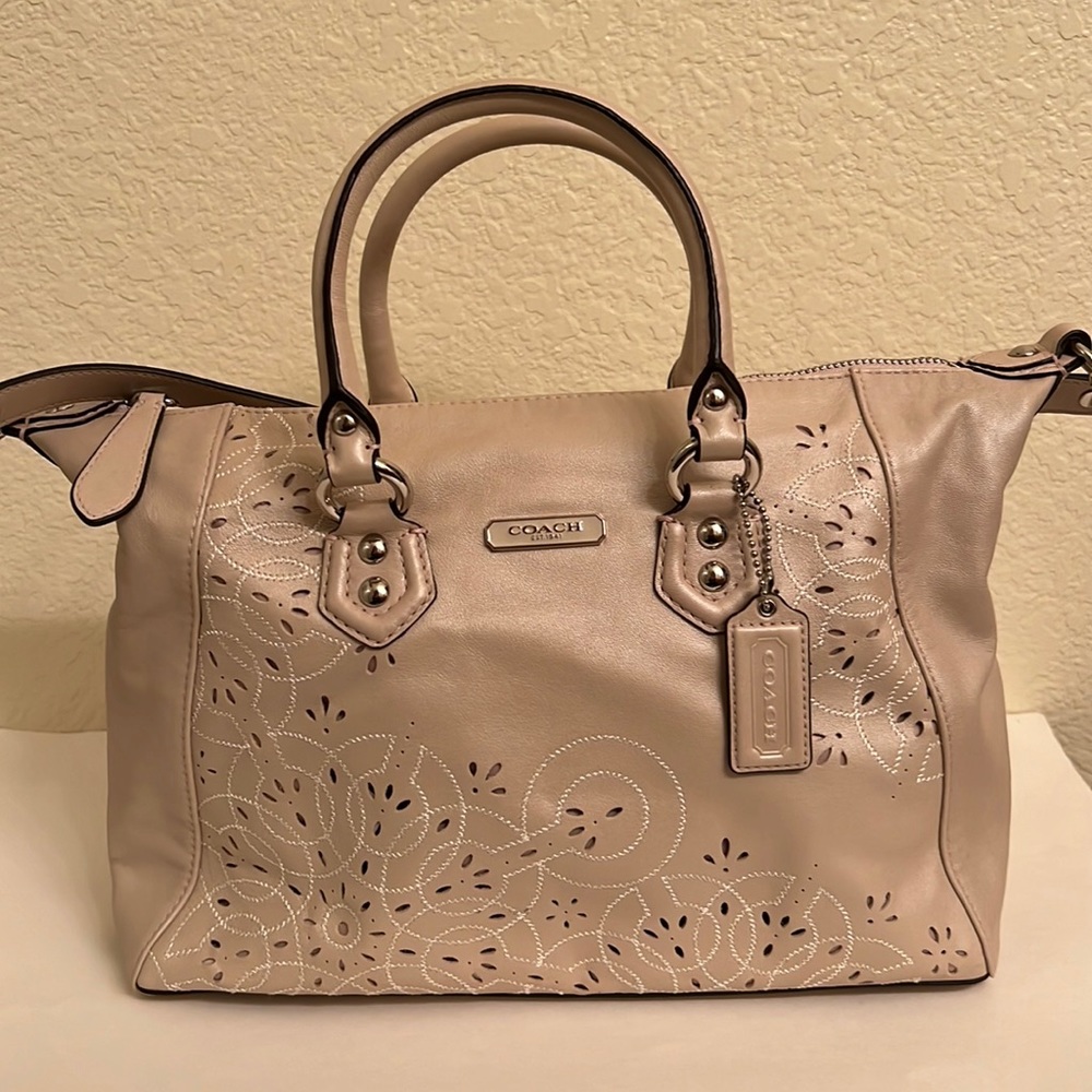 Beautiful Preloved 👜 Coach bag